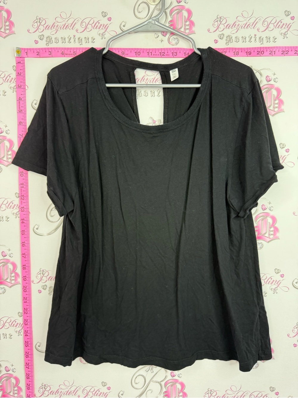 bp tie knot back shirt Black Short Sleeve Scoop Neck Tee
